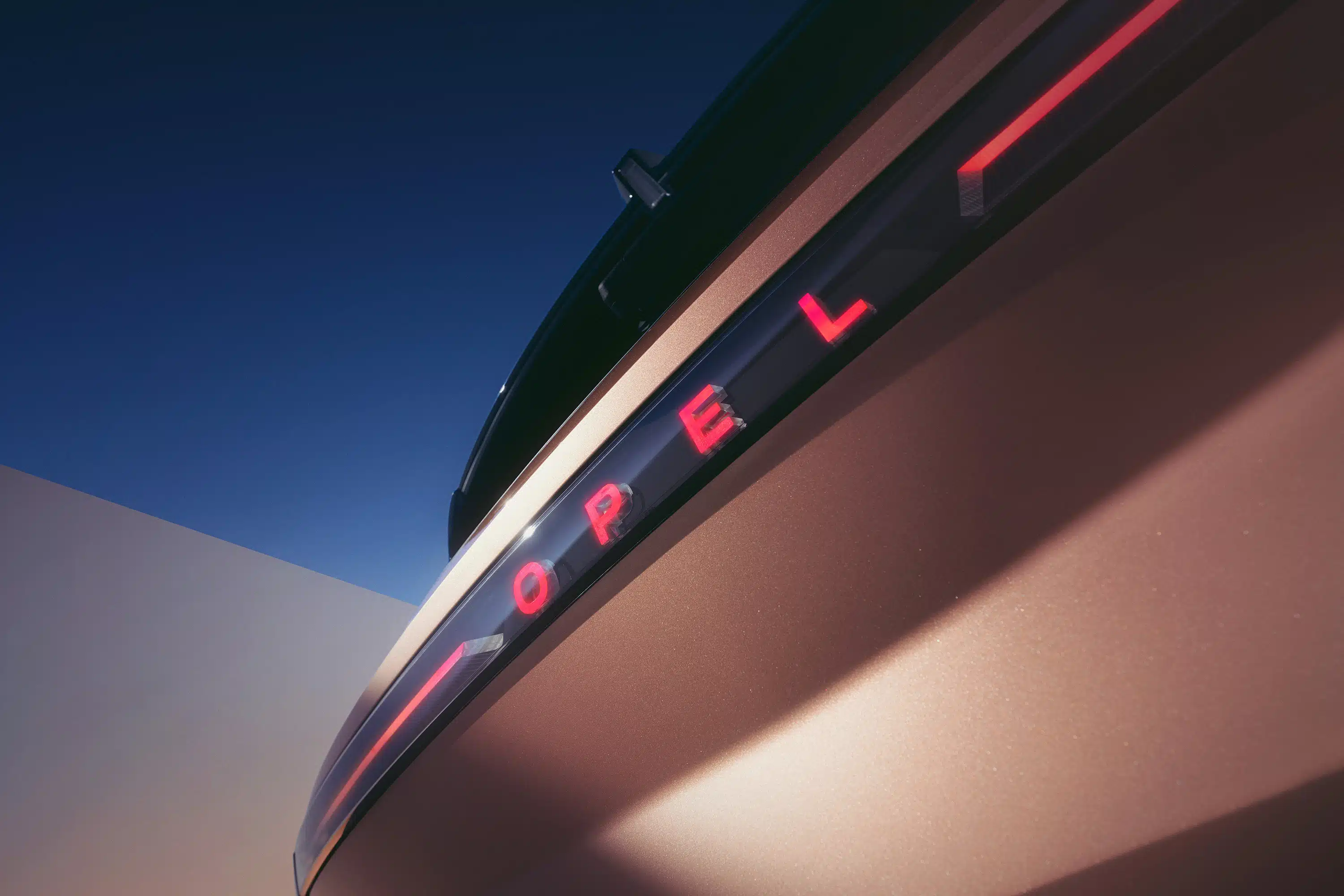 newopelgrandland arriere